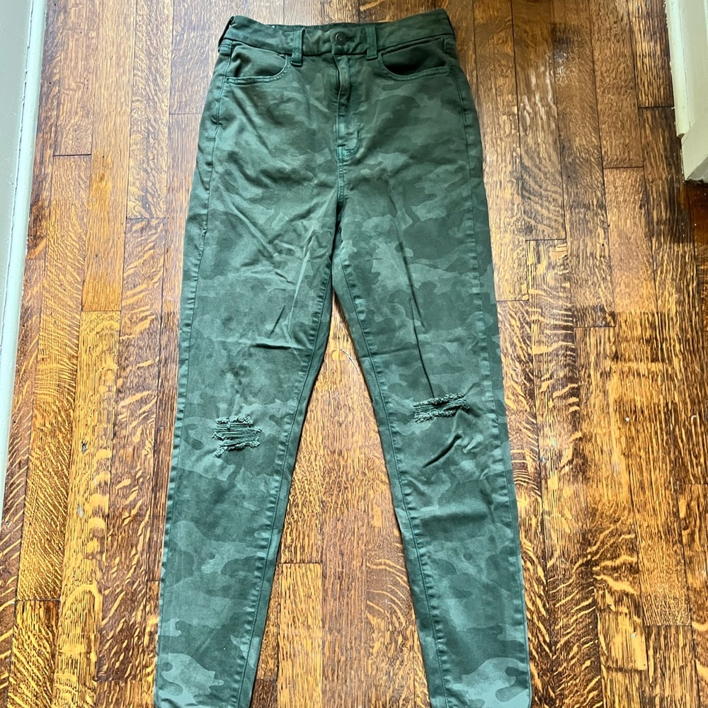 NWOT American Eagle Camo Curvy Jeggings